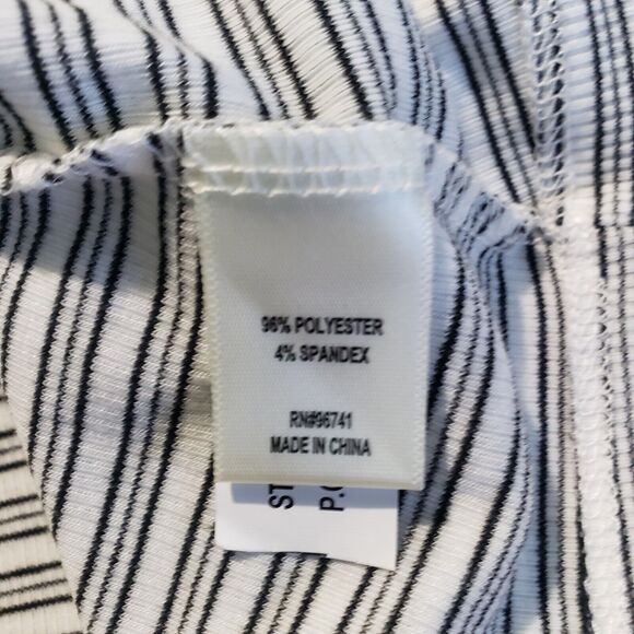 Self Esteem Top Misses Size XL Black and White Stripe Button Front Short V-Neck - Picture 7 of 10
